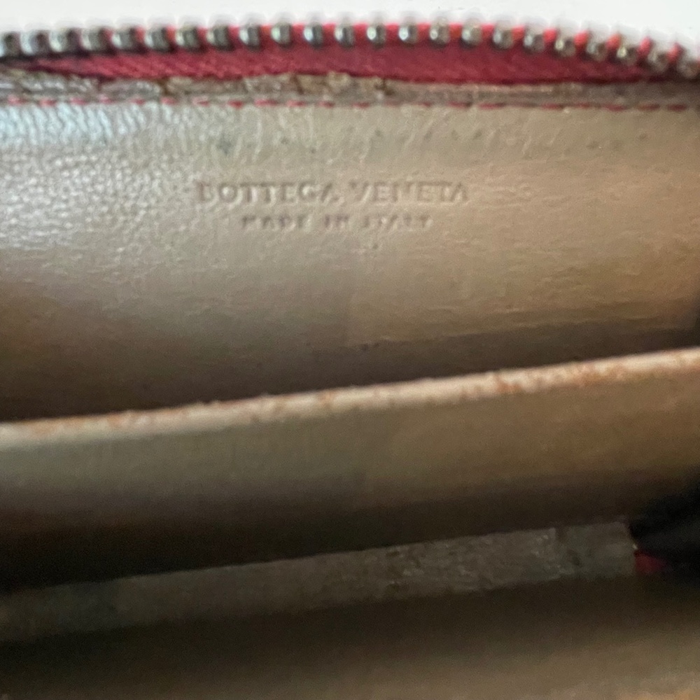 Bottega Veneta Intrecciato Leather Red Ruffle Zip Compact Wallet/Card/Coin Case - Picture 15 of 16
